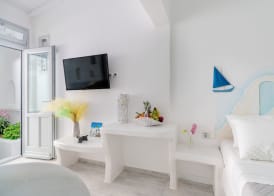Bella View Mykonos Town Suites 3