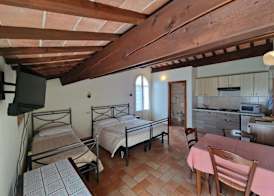 Agriturismo e Cantina La Sabbiona 3