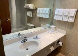 Quality Inn & Suites Big Stone Gap 4