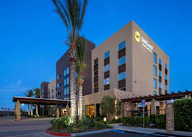 SunCoast Hotel Anaheim, Tapestry Collection by Hilton 5