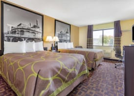 Super 8 by Wyndham Decorah 4