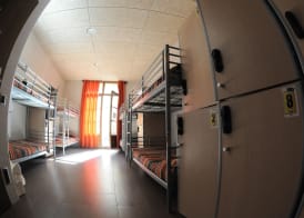 Be Zaragoza Hostel 4