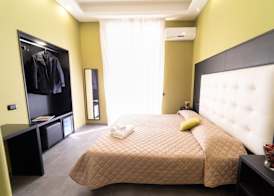 Royal House Napoli Centro, by ClaPa Group 4