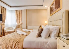 Twins Hotel 5