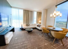 Omni Viking Lakes 5