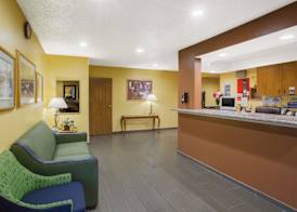 Days Inn by Wyndham Fremont 2