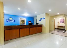 Days Inn & Suites by Wyndham Bloomington/Normal IL 3