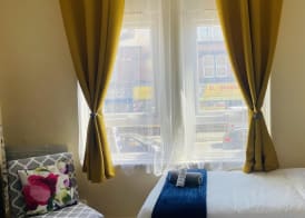 Alphastudio-leeds-walk 2-city-centre-freepark-wifi 4