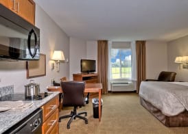 Candlewood Suites BURLINGTON by IHG 3