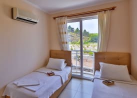 Golden Life Blue Green Residence 4