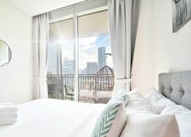 LUX 52 42 Deluxe Marina view suite 4
