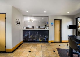 Sunset West Hotel, SureStay Collection By Best Western 2