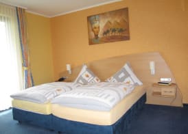 Hotel zur Burg Nürburg-ring 5