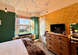 Brightham House - Exclusively for Adults 5