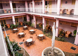 Hotel E La Ronda 3
