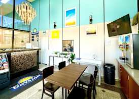 Days Inn by Wyndham Los Angeles LAX Airport Stadium Area 3