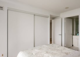 Luxury WaterFront View & Free Parking 2
