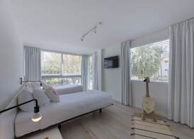 Beach Haus Key Biscayne Contemporary Apartments 3