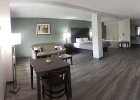Quality Inn Hillsville 4