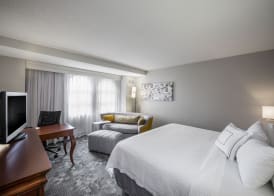 Courtyard by Marriott Norfolk Downtown 2