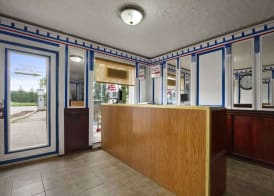 Knights Inn Lindsay 2