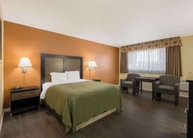 Quality Inn & Suites Medford Airport 4