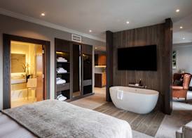 DoubleTree by Hilton Belfast City Ten Square 4