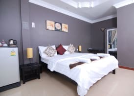 Pillar Hotel 5