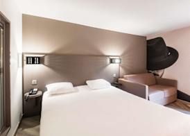 Ibis Styles Nice Centre Port 4