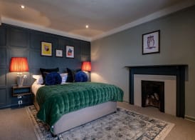 The Bell & Stuart House 5