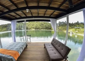 Hotel Pietrasanta Cabañas frente a la Represa Peñol Guatape 3