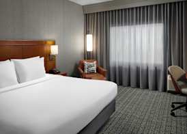 Courtyard by Marriott Waldorf 5