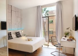 Chic & Basic Tallers Hostal 4