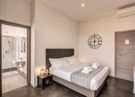 Floor 6 Boutique Rooms by DOT Suites 5