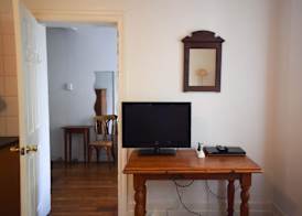 1 Bedroom Apartment With Incredible Location 4