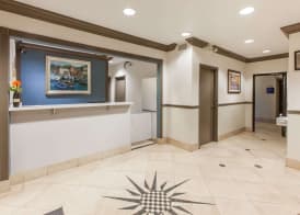 Days Inn & Suites by Wyndham Webster NASA-ClearLake-Houston 4