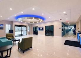 Days Inn & Suites by Wyndham Tomball Houston NW 2