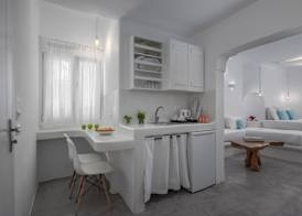 Flaskos Luxury Suites 5