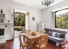 City Cottage With Garden and Pool by Wonderful Italy 3