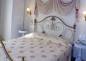 Angelica Traditional Boutique Hotel 4