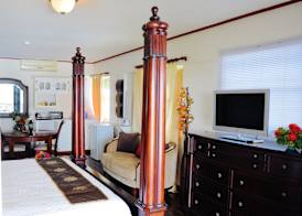 Beachcombers Hotel 2