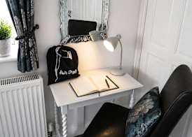 Falstaff Cottage 5