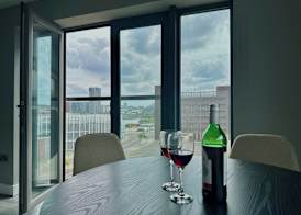 City Centre Albert Dock & Arena Apts 2