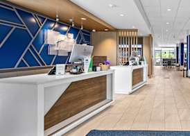 Holiday Inn Express & Suites MARINETTE by IHG 3