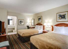 Quality Inn & Suites Biltmore East 3
