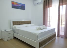 Lux Apartments 4