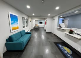 Days Inn by Wyndham Bakersfield 5