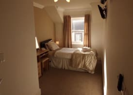 The Golden Lion Hotel 5