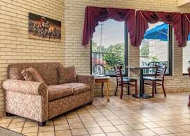 Econo Lodge Fayetteville I-95 4