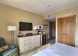 Lodge at Mountaineer Square 5